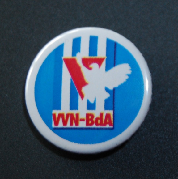 Button: Friedenstaube im VVN-BdA Logo-0